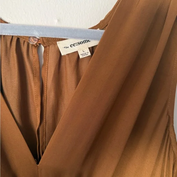 ee:some Camel V-Neck Jumpsuit - Picture 4 of 7